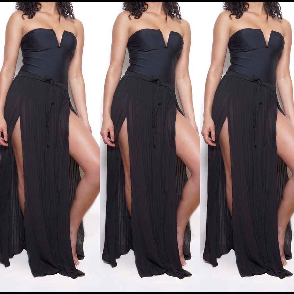 Black cover up maxi skirt with slits - Picture 2 of 3